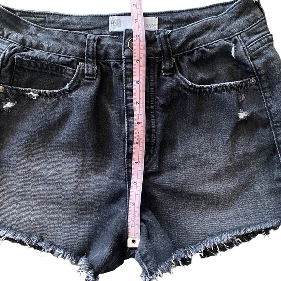 RSQ Vintage High Rise Black Jean Shorts with Raw Hem 3 / W26 - Picture 10 of 11